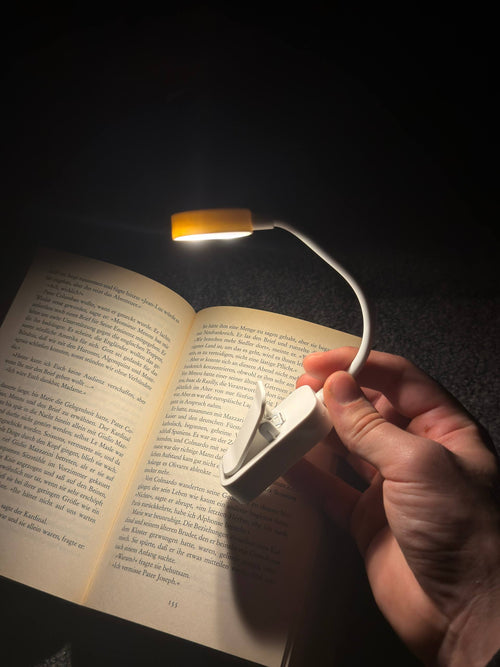 Clip-On LED Reading Light – Stepless Dimming